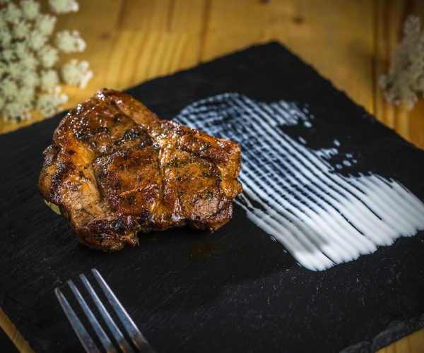 Ceafa de porc la gratar